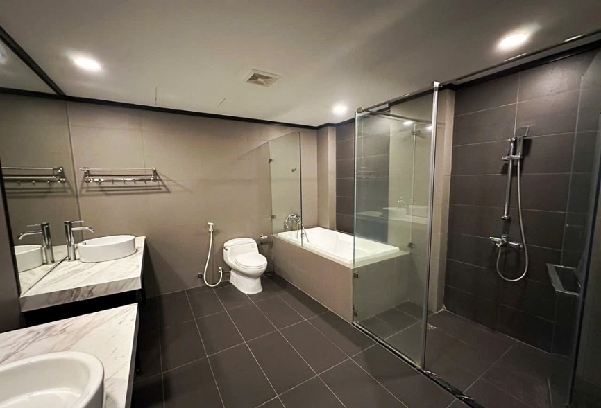 Nice penthouse apartment for rent in Ciputra area 